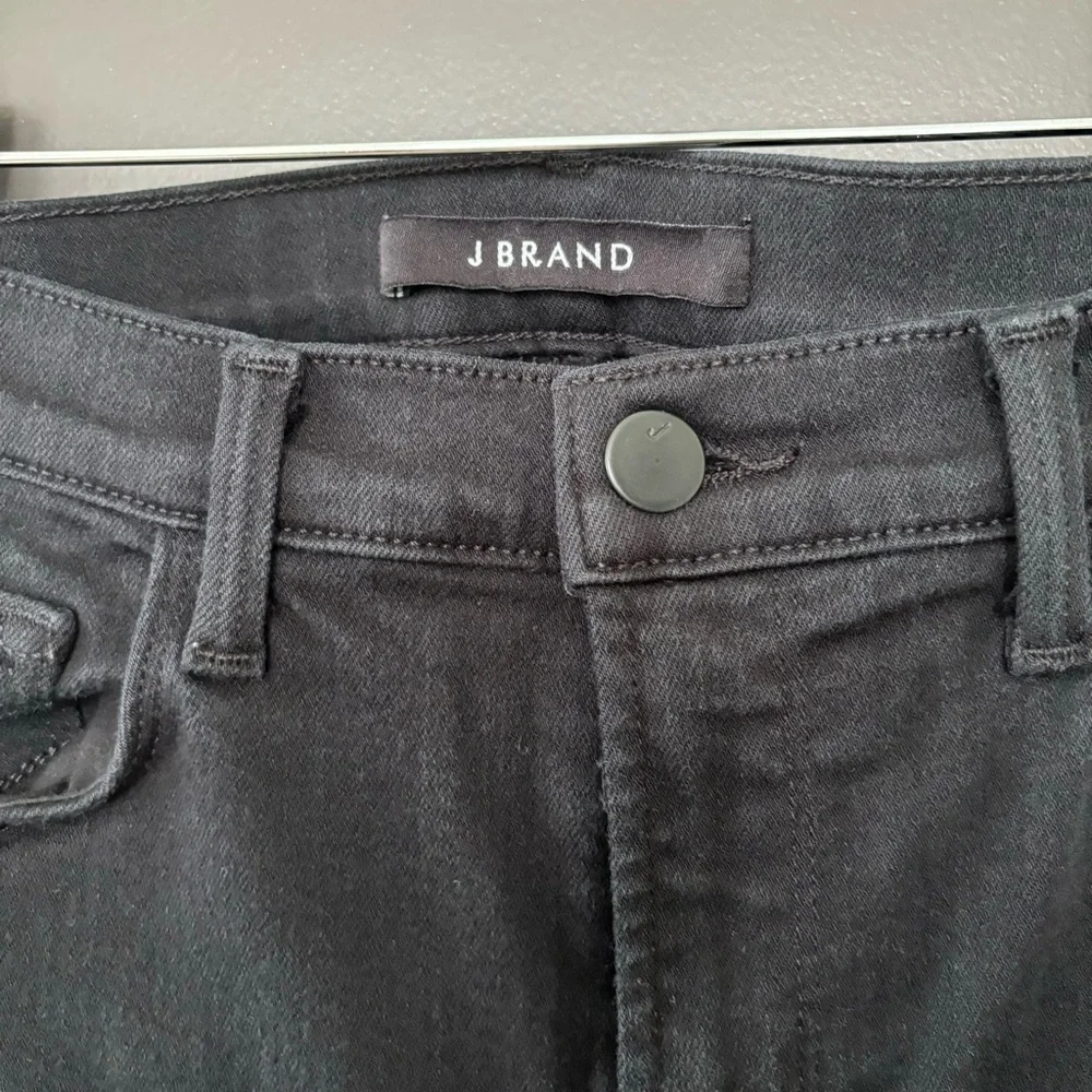 J Brand Maria Flare Jeans in Serious Black High Rise Flared Matte Black Size 29